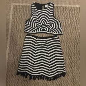 Saylor Striped Black and White Set